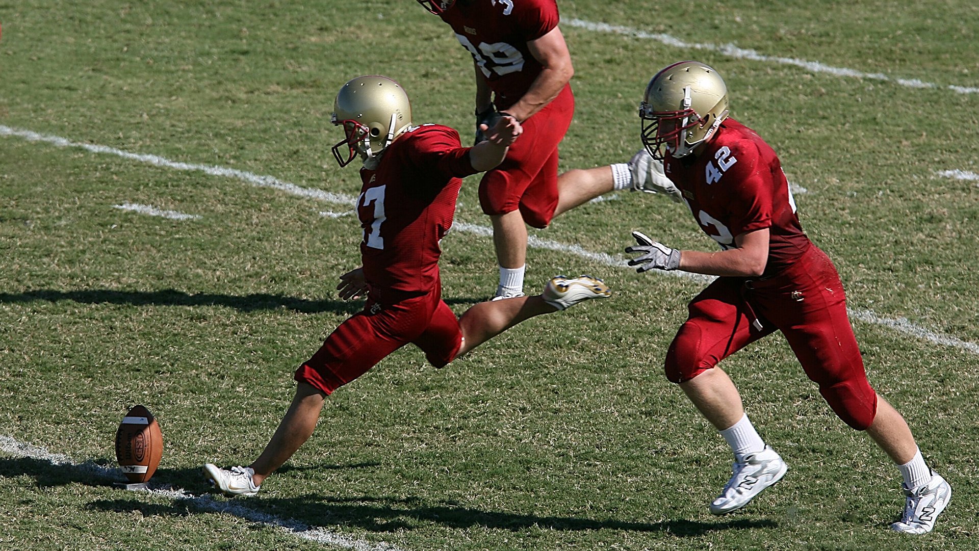 星空体育官网-周末世界杯预选赛前瞻：哈登伤情更新，休斯顿火箭冲击连胜纪录